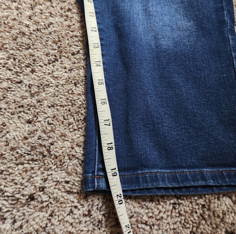 Button Fly Distressed Capri - Picture 4 of 6